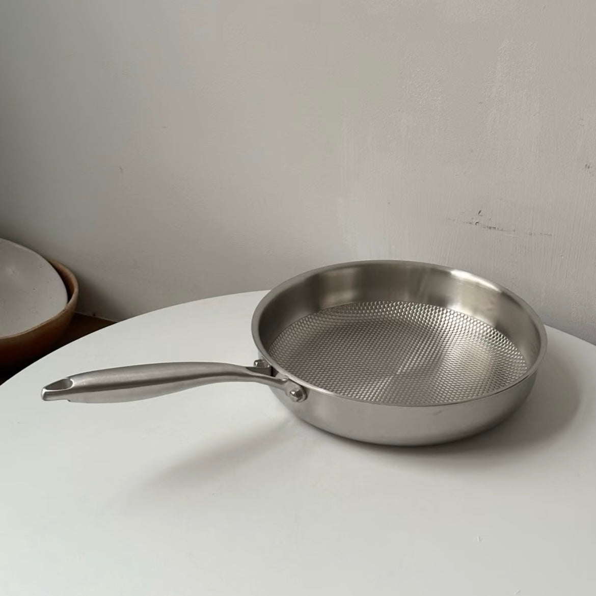 Thickened Embossed Frying Pan with Lid