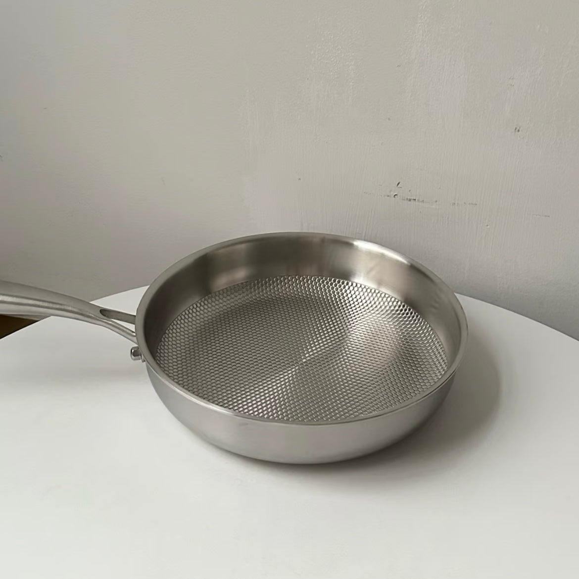 Thickened Embossed Frying Pan with Lid