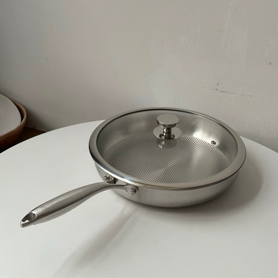 Thickened Embossed Frying Pan with Lid