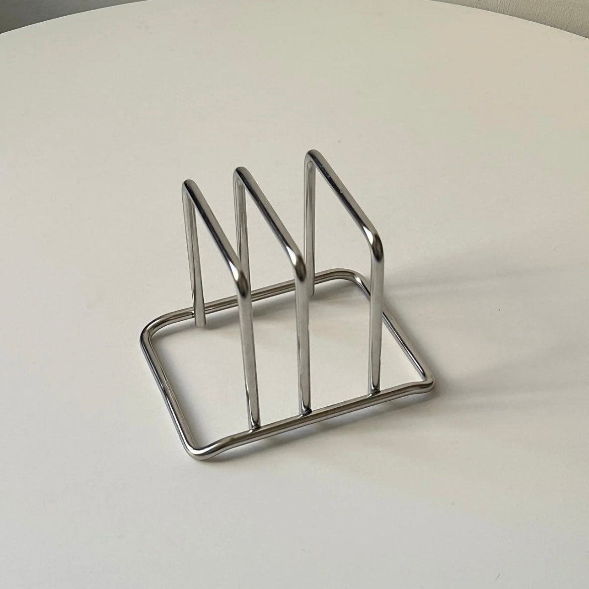 Solid Heavy-Duty Cutting Board Holder