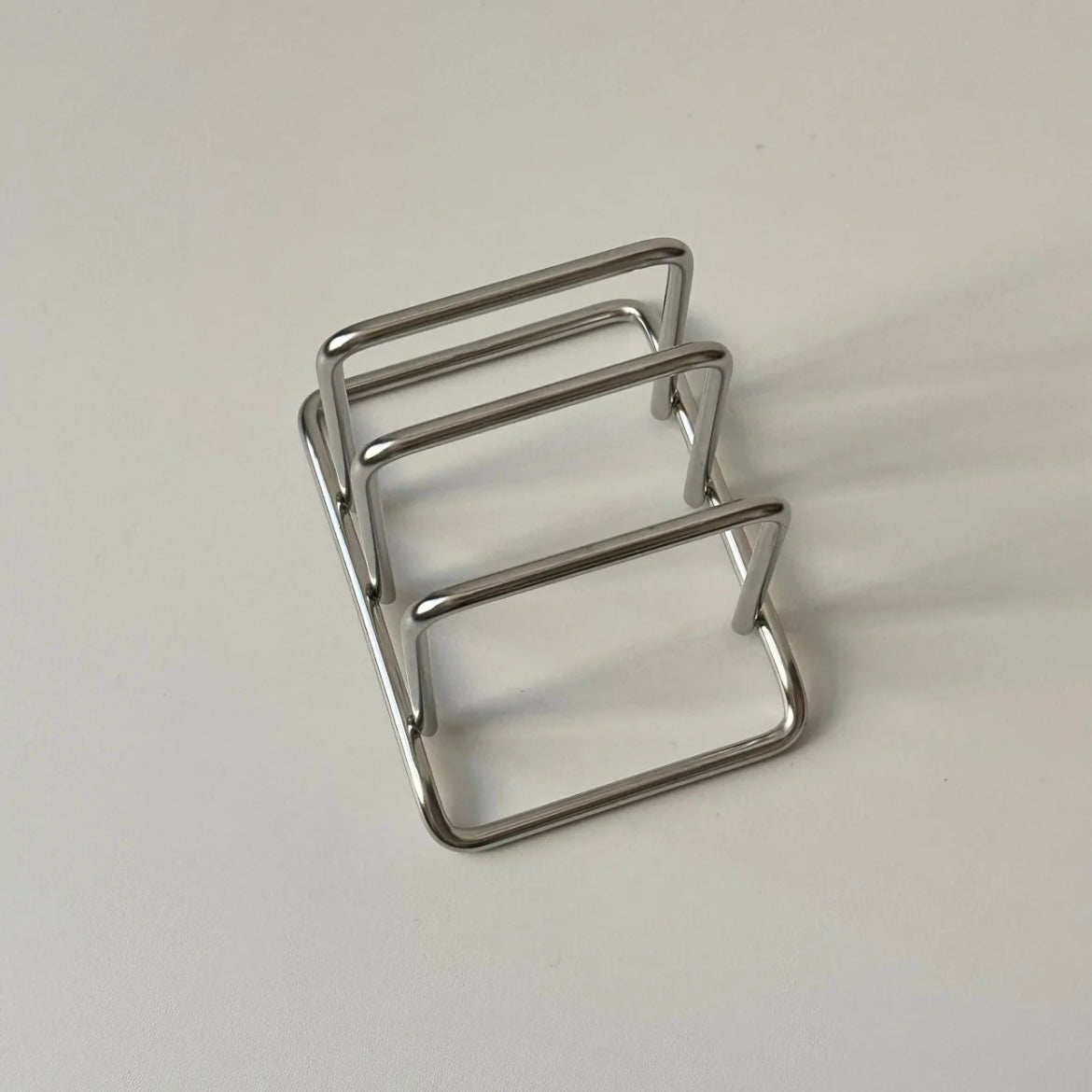Solid Heavy-Duty Cutting Board Holder