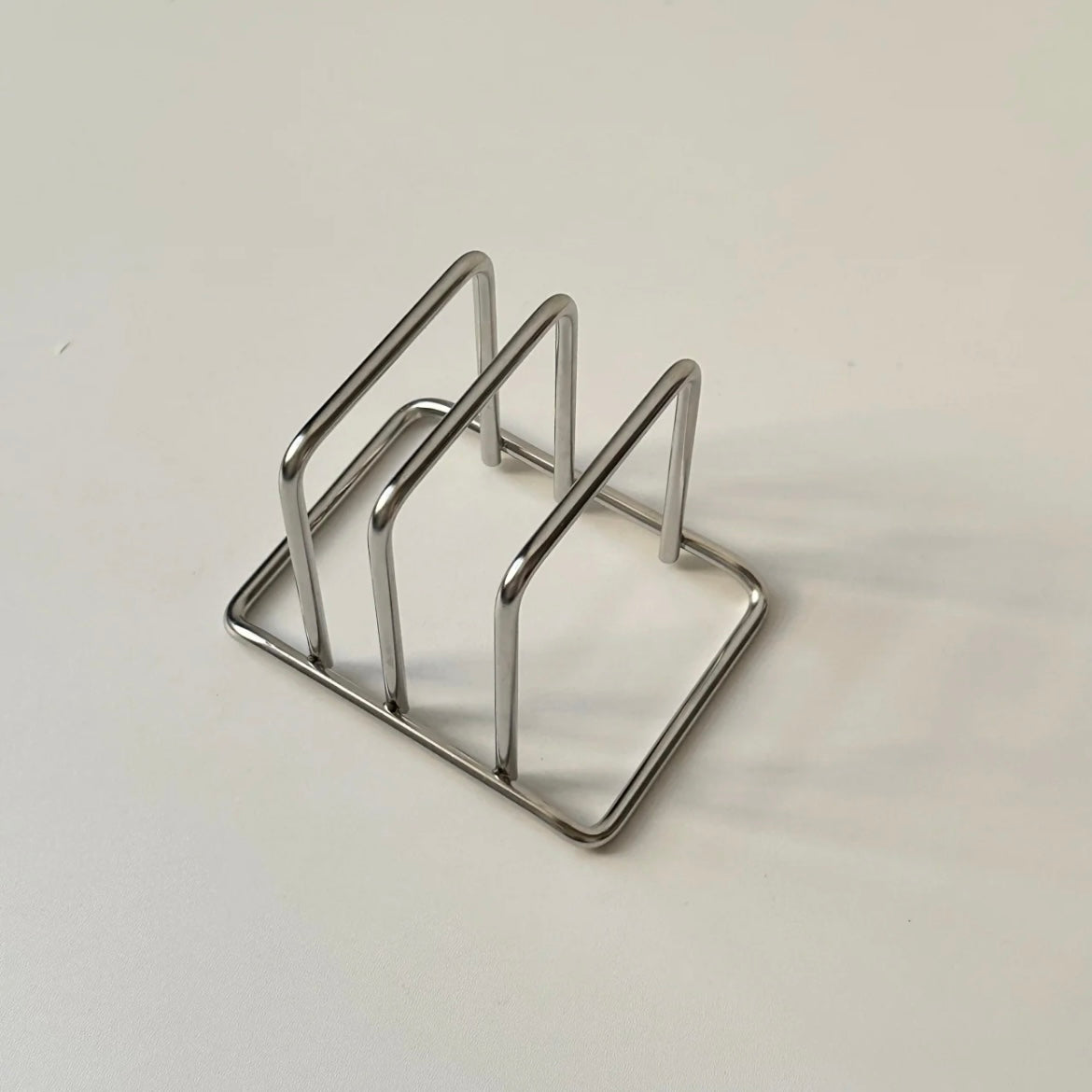 Solid Heavy-Duty Cutting Board Holder