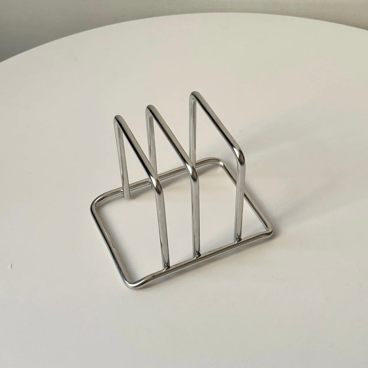 Solid Heavy-Duty Cutting Board Holder