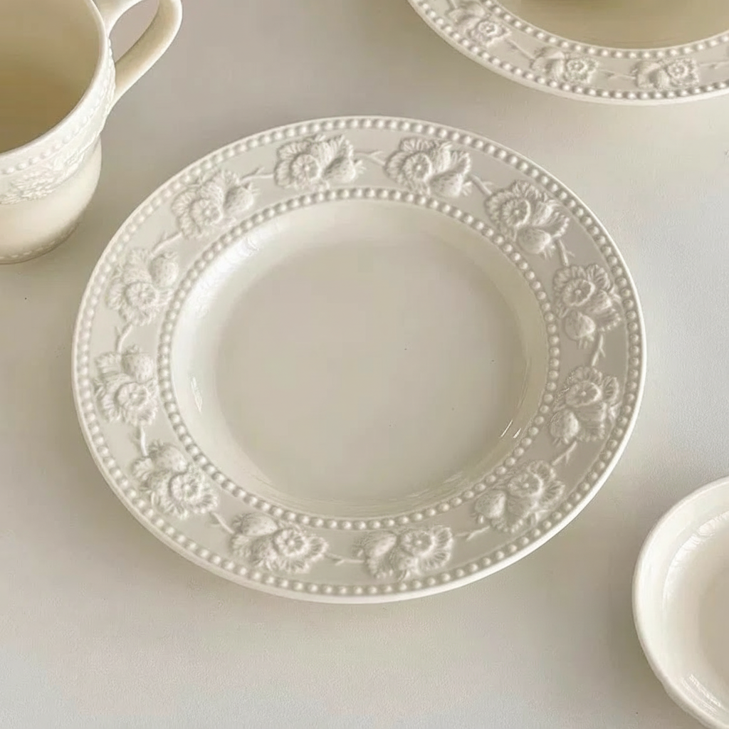INS-style Embossed Creamy Yellow Plate