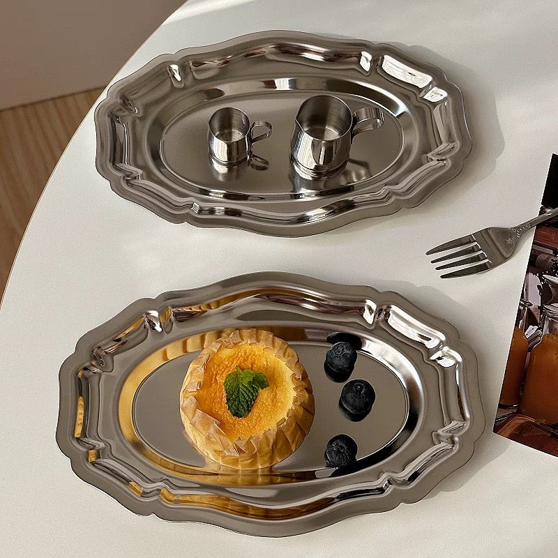 Oval Scalloped Edge Tray