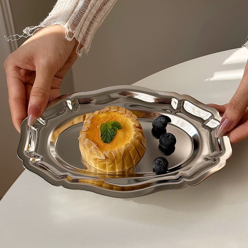 Oval Scalloped Edge Tray