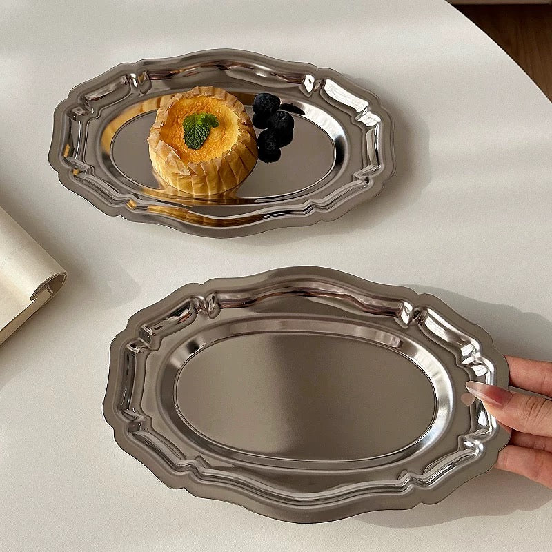 Oval Scalloped Edge Tray