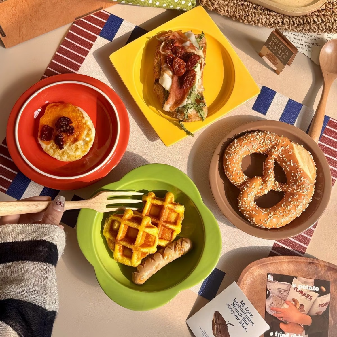 Hamburger Ceramic Bowl Plate Set